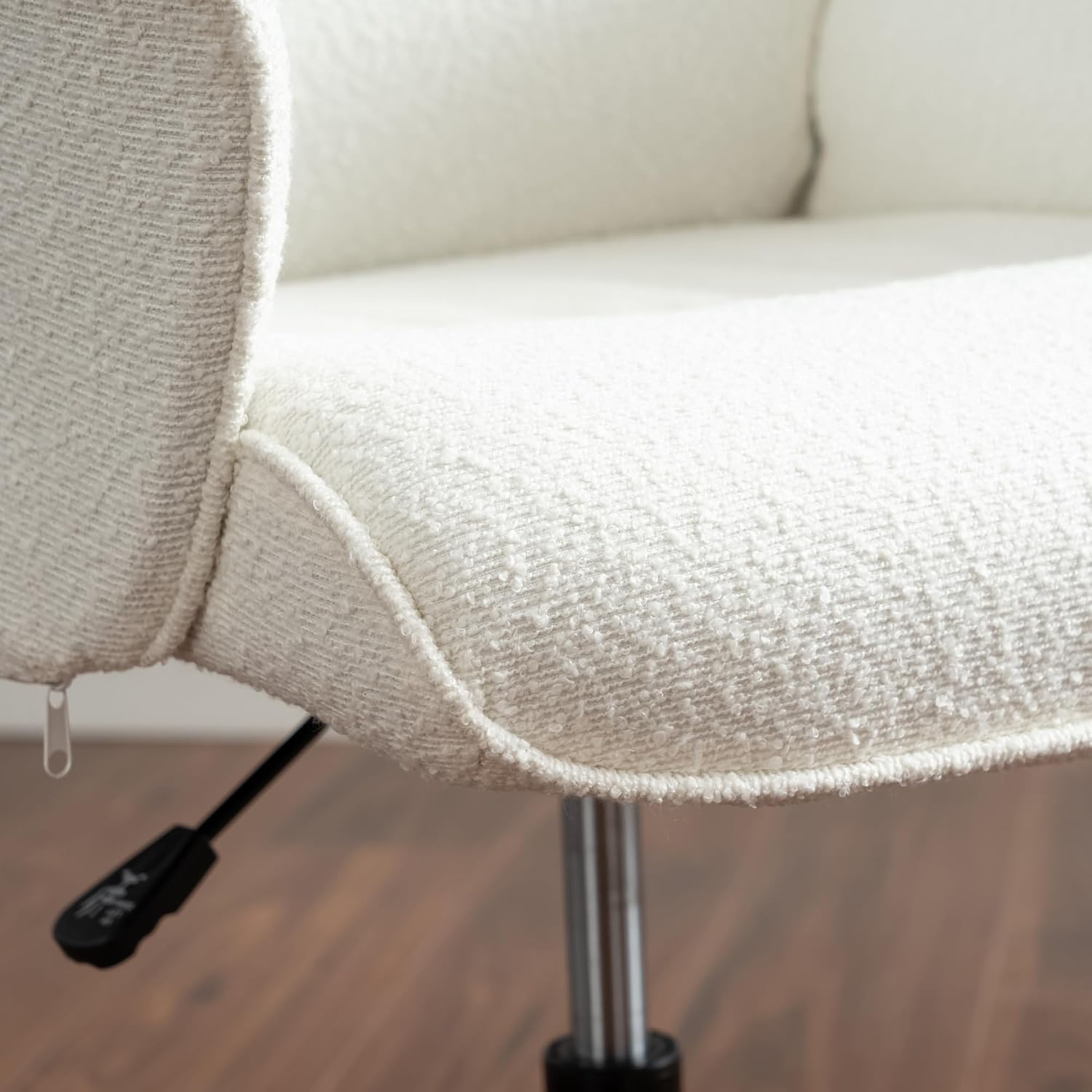 Sillón de oficina ergonómica ajustable con reposabrazos de tela bucle blanco - Thomasina