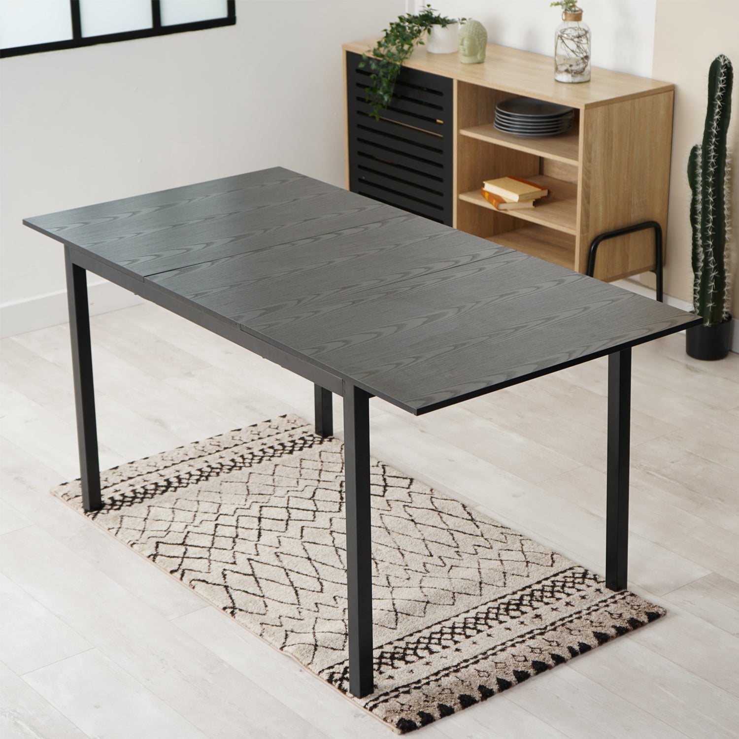 Industrial extendable dining room table for 4 to 6 people in black MDF wood, black metal legs - BARI BLACK DD