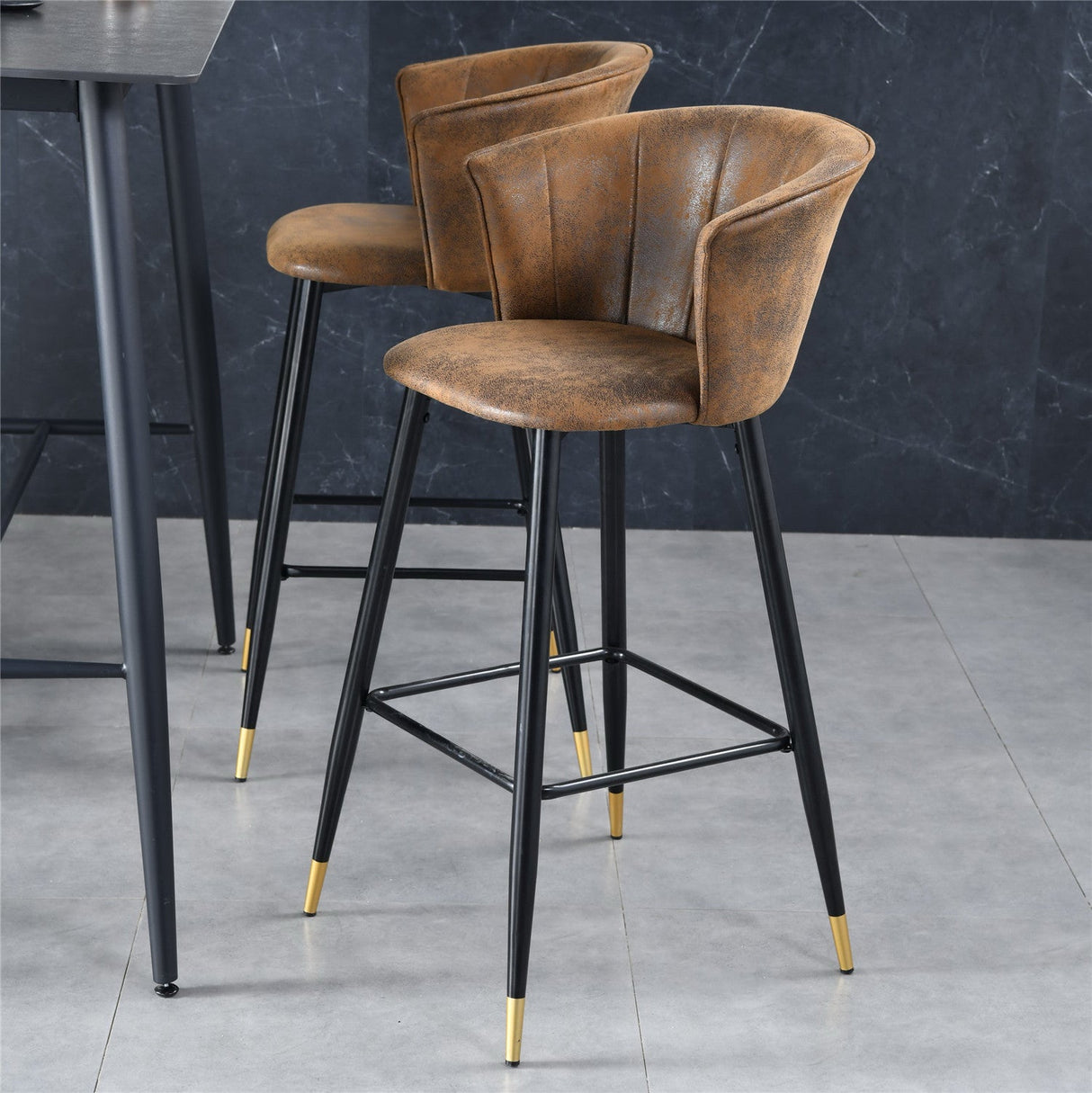 Set di 6 sgabelli da bar in stile retrò industriale e vintage, braccioli e schienale rivestiti in pelle scamosciata - DONCIC BAR CHAIR SUEDE BG 6PCS