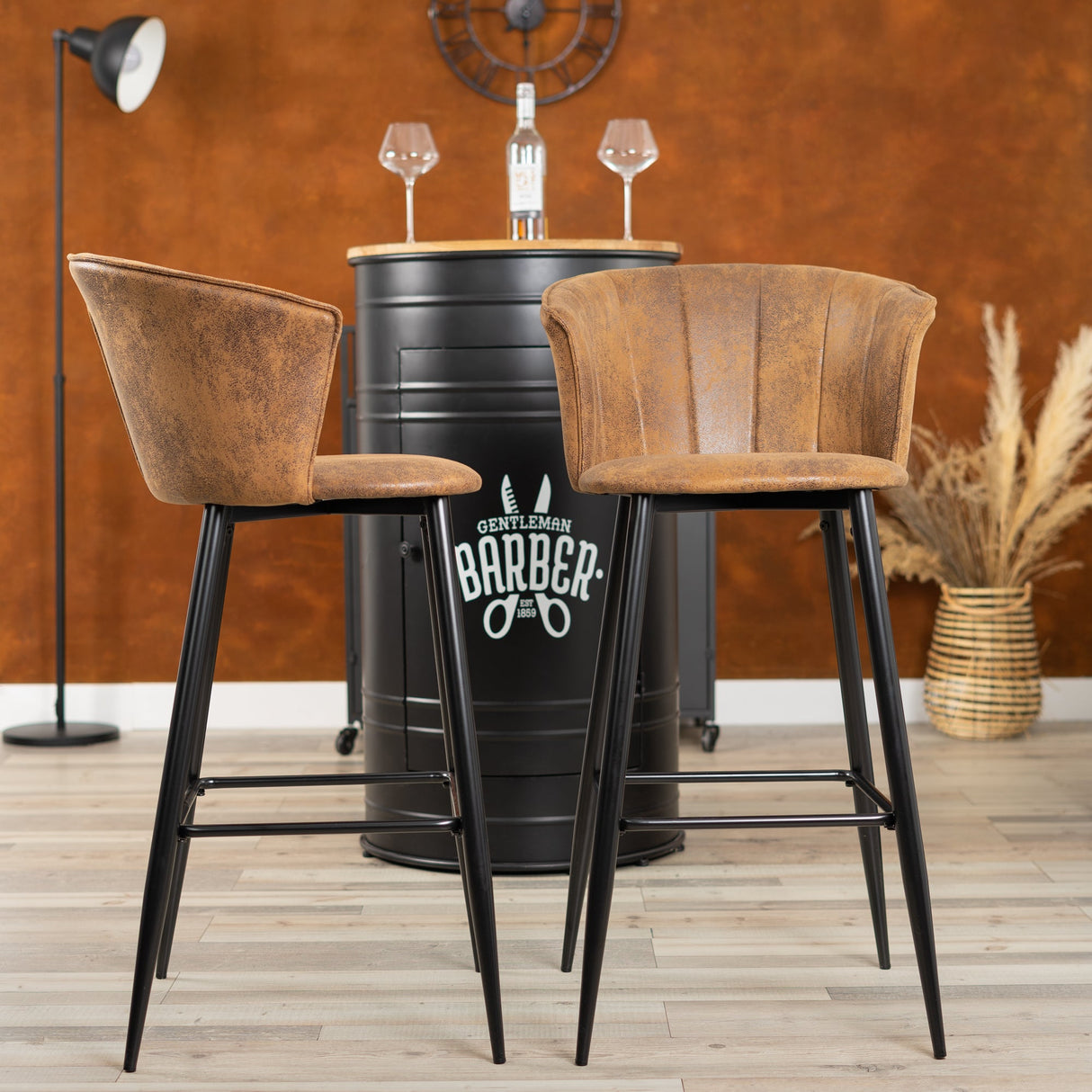 Lot de 6 tabourets de bar rétro industriels, en suédine effet suède/daim, avec pieds et repose pieds en métal noir - DONCIC BAR CHAIR SUEDE 6PCS