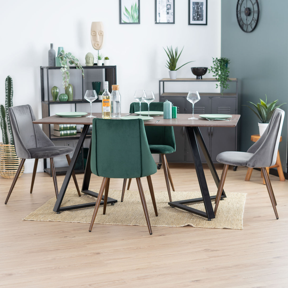 Lot de 2 chaises de salle à manger rétro en tissu vert foncé, assise rembourrée, pieds en métal imitation bois foncé, SMEG TIAANIUM 32MM