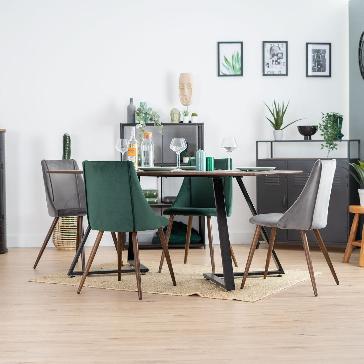 Lot de 2 chaises de salle à manger rétro en tissu vert foncé, assise rembourrée, pieds en métal imitation bois foncé, SMEG TIAANIUM 32MM