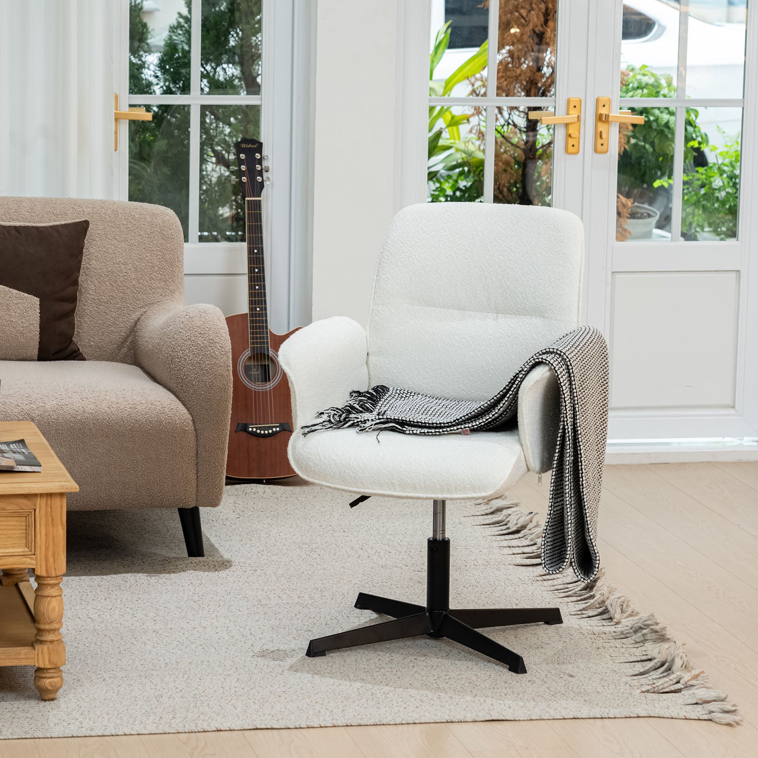 Fauteuil de bureau ergonomique réglable pivotant avec accoudoirs en tissu bouclette blanc - THOMASINA