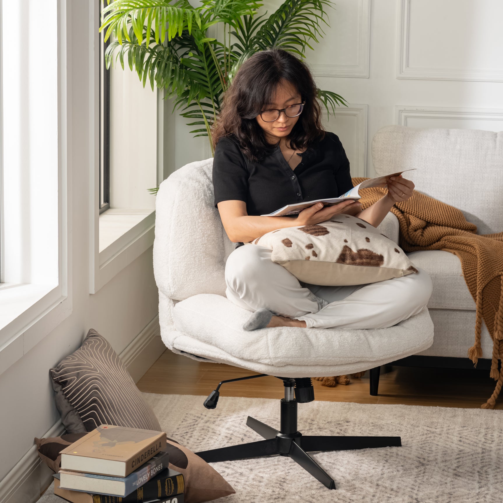 Swivel and adjustable lounge chair in white corduroy - ALINTONEX