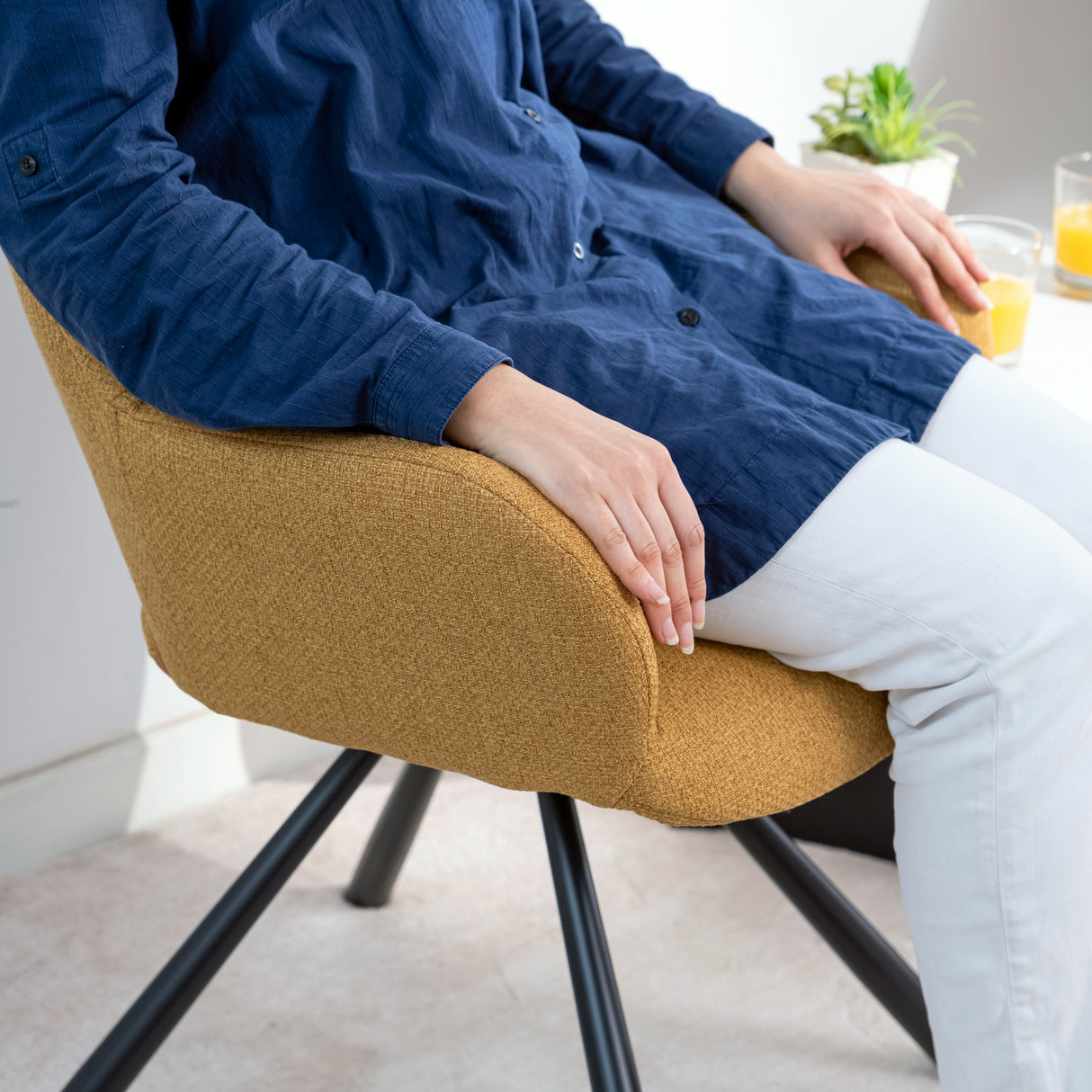 Lot de 2 chaises de salle à manger contemporaines en tissu jaune, pieds en métal noir - BETH FABRIC YELLOW