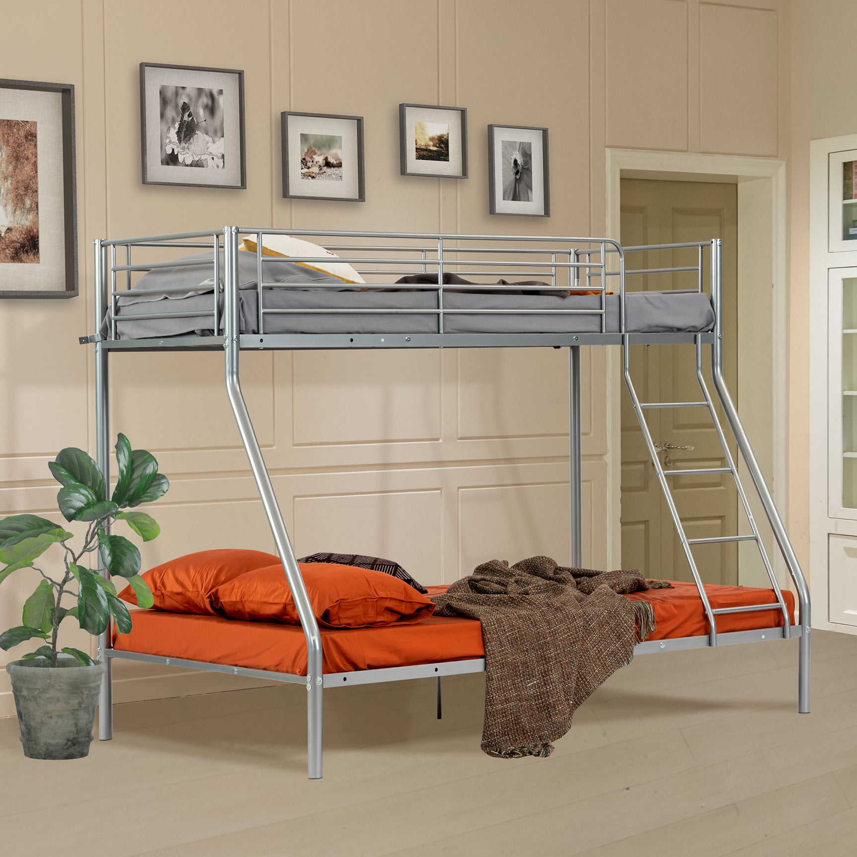 Lit superposé 3 places et 2 étages en métal argenté avec échelle 140x190cm et 90x190cm (matelas non inclus) - JAZZ