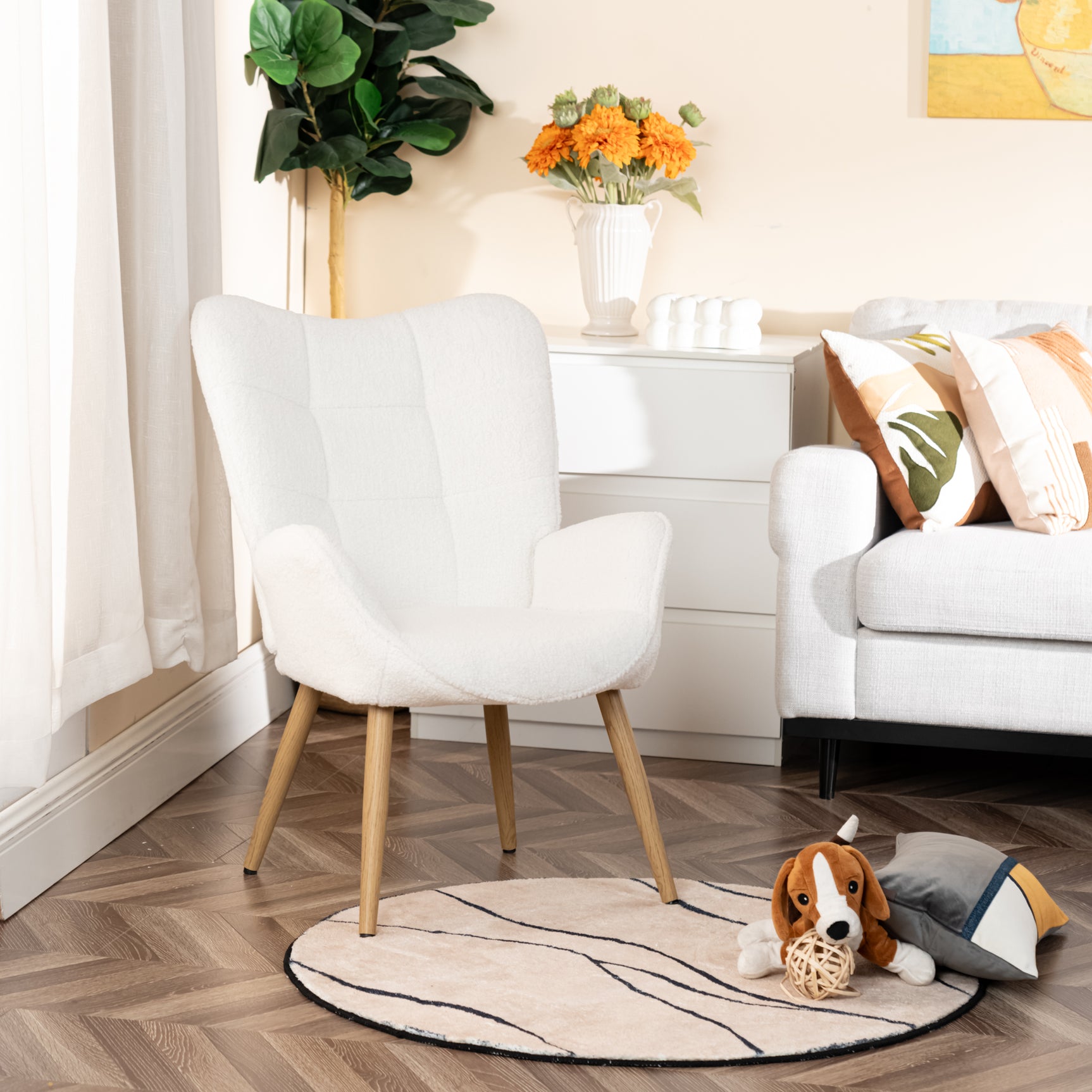 Fauteuil scandinave avec accoudoirs en tissu mouton boulette beige à surpiqûres - KANAS