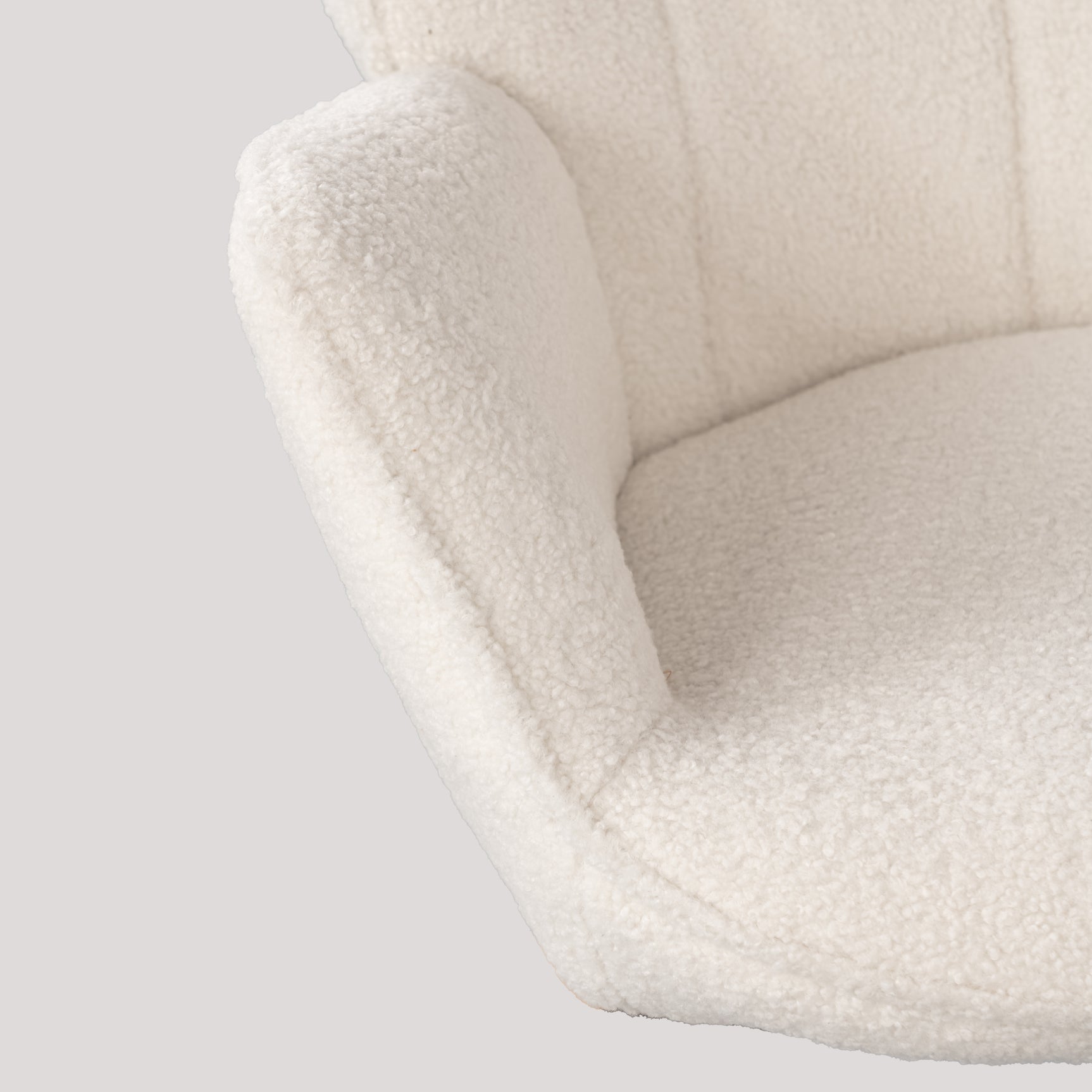 Scandinavian nursing rocking chair with armrests in beige sheepskin fabric with stitching - FUNKEL