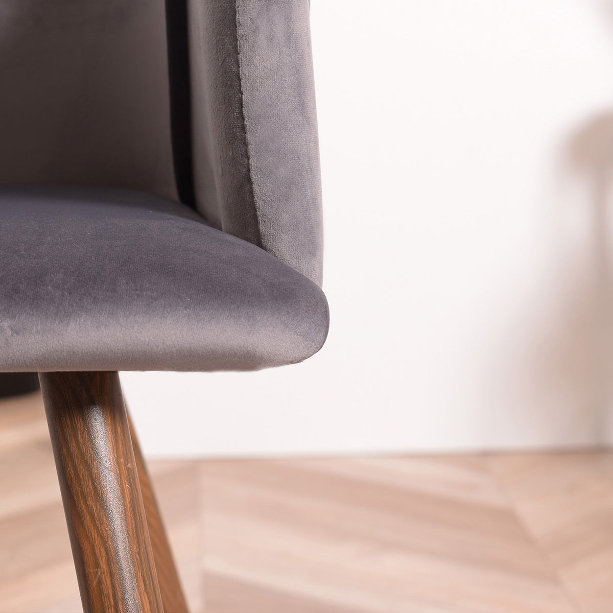 Juego de 2 sillas de comedor escandinavas con asiento acolchado, en terciopelo gris y patas de metal imitación madera - ALDRIDGE GREY